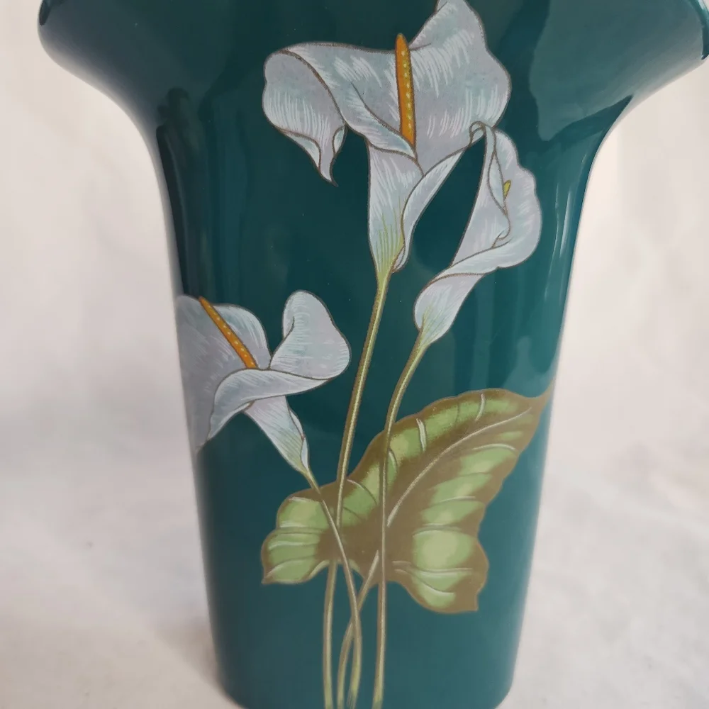 Vintage Asian White Calla Lily Flower Teal Green Vase
